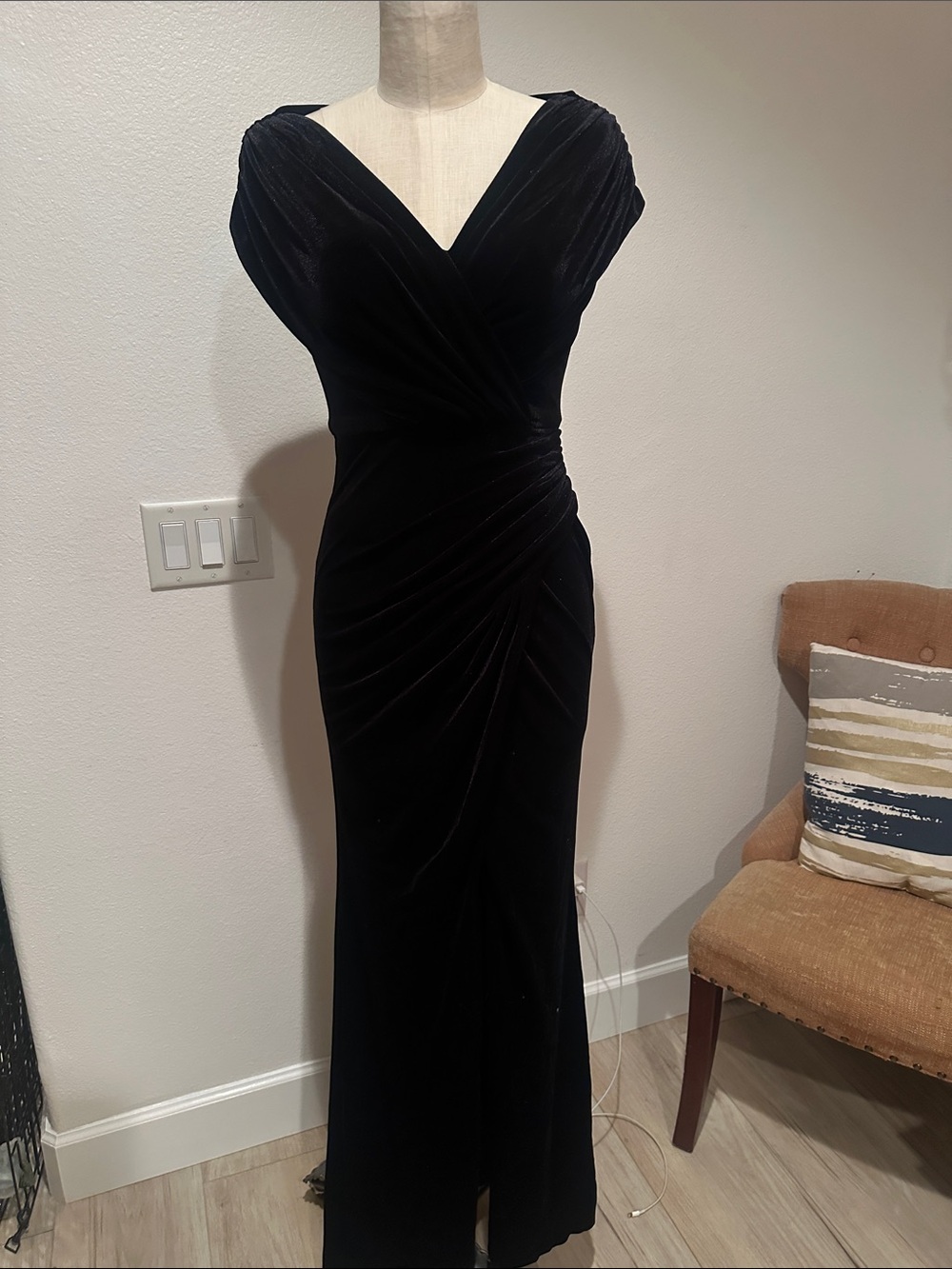 NWT brand cut off Elegant Black Velvet Ruched V-Neck Evening Dress